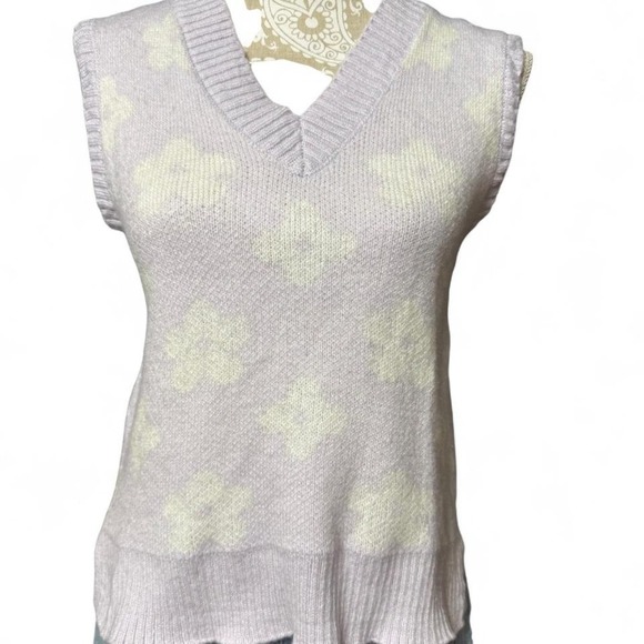Wild Fable Lilac Floral Intarsia Knit Sweater Vest Y2K Preppy Style Size Small - Picture 2 of 5